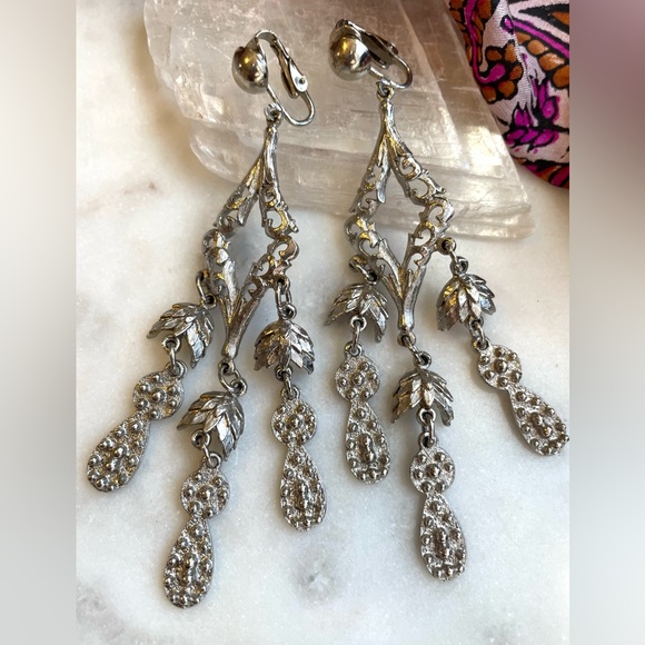 Vintage 70’s Boho Dangly Earrings/ Silverstone 70’s Dangly Chandelier Earrings - Picture 3 of 8